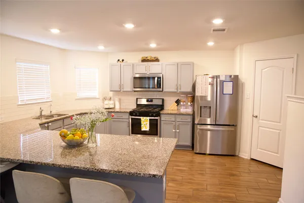 $2,500 | 25219 Sierra Mnr Court, Katy, TX 77493