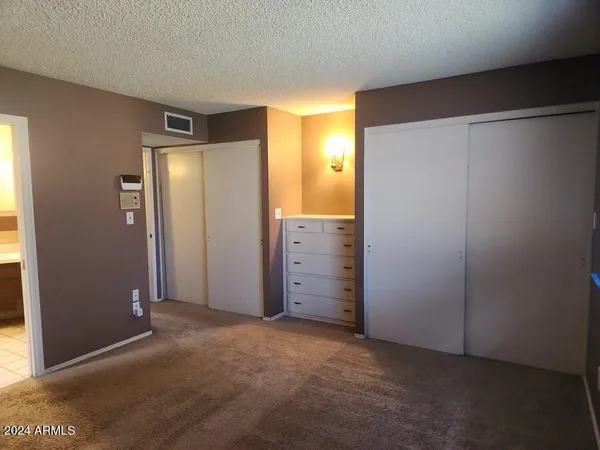 $2,200 | 4330 West Royal Palm Road, Glendale, AZ 85302