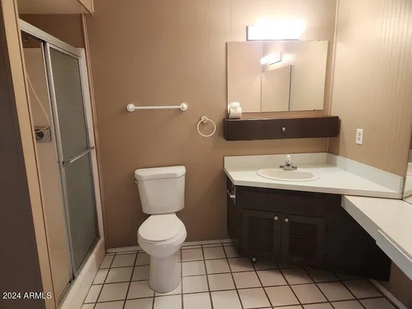 $2,200 | 4330 West Royal Palm Road, Glendale, AZ 85302