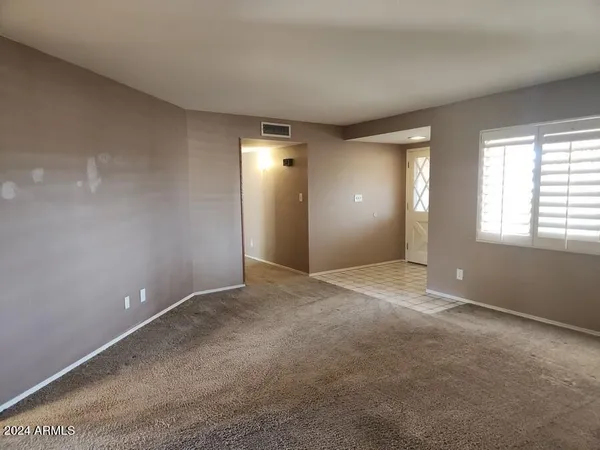 $2,200 | 4330 West Royal Palm Road, Glendale, AZ 85302