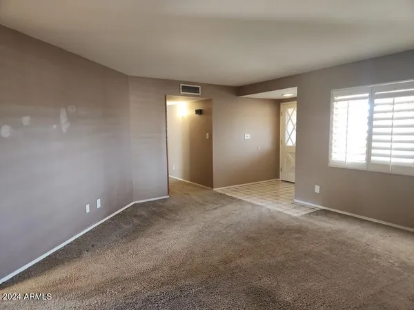 $2,200 | 4330 West Royal Palm Road, Glendale, AZ 85302