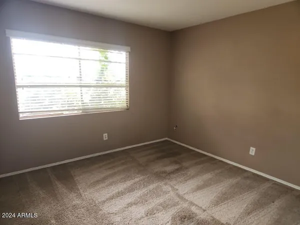 $2,200 | 4330 West Royal Palm Road, Glendale, AZ 85302