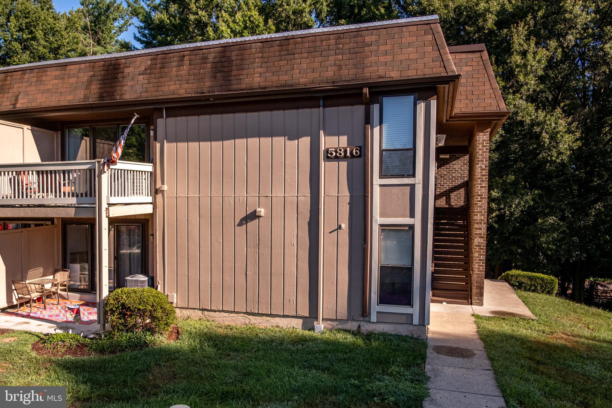 5816 Royal Ridge Drive Springfield, VA 22152 - Photo 2 of 5