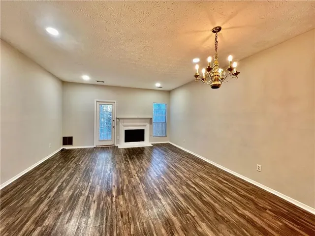 $1,850 | 206 Wedgewood Way, Atlanta, GA 30350