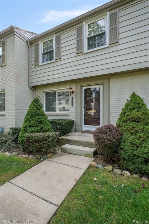 1652 Graefield Road Birmingham, MI 48009 - Photo 2 of 25