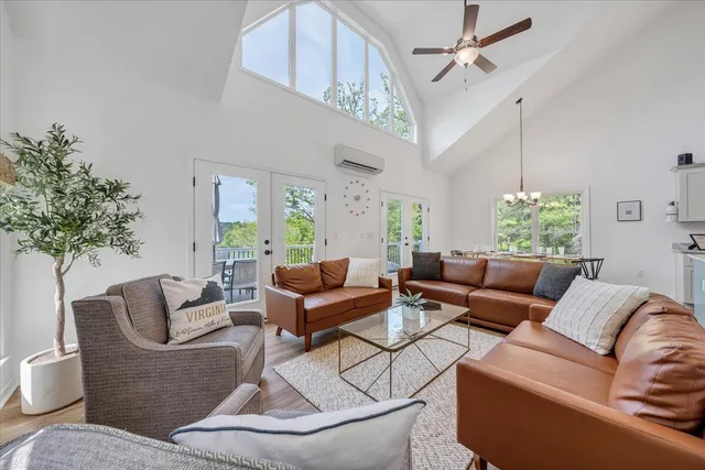 $1,325,000 | 1373 Thomason Lane, Goodview, VA 24095