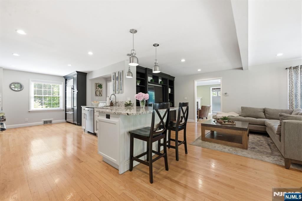 62 Fells Road Verona, NJ 07044 - Photo 11 of 48