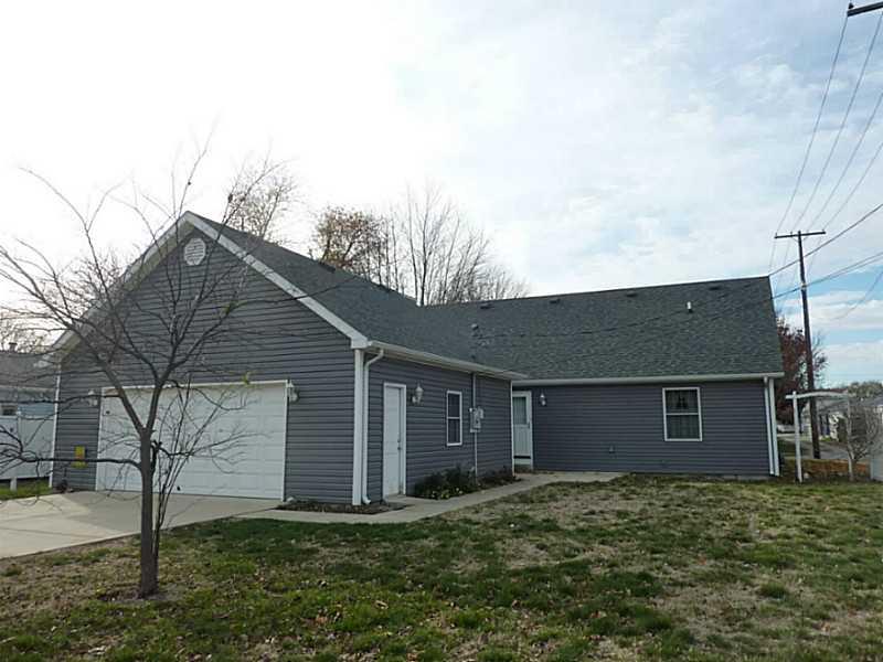 237 Maple Street Tipton, IN 46072 - Photo 3 of 21 Gallery Image 3