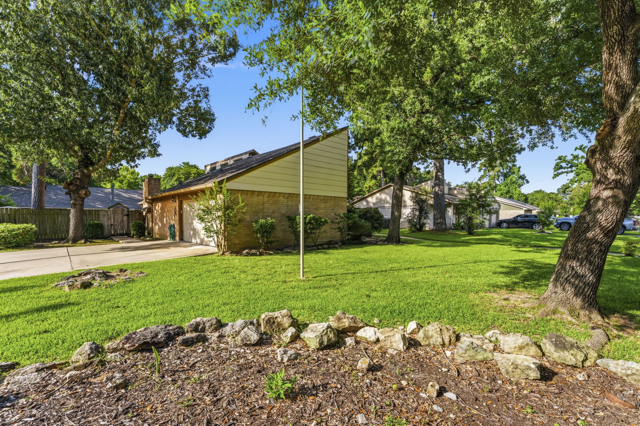 2718 Knollbrook Lane Spring, TX 77373 - Photo 5 of 48
