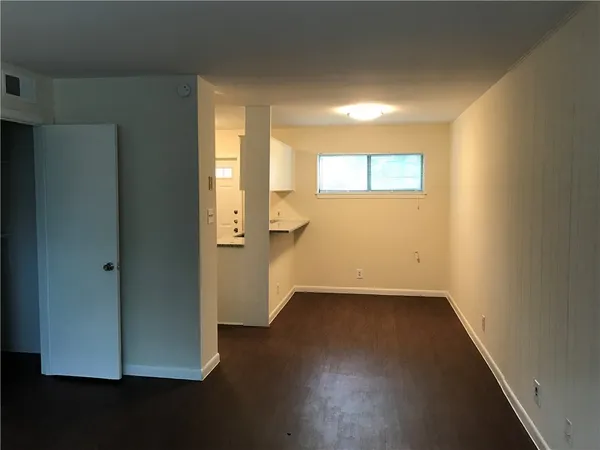 $1,600 | 5001 Bull Creek Road, Unit 102, Austin, TX 78731