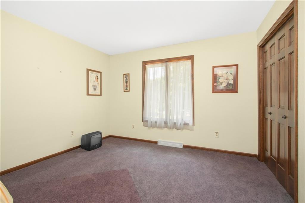 216 McKenzie Road Clinton, PA 15026 - Photo 19 of 25 Gallery Image 19