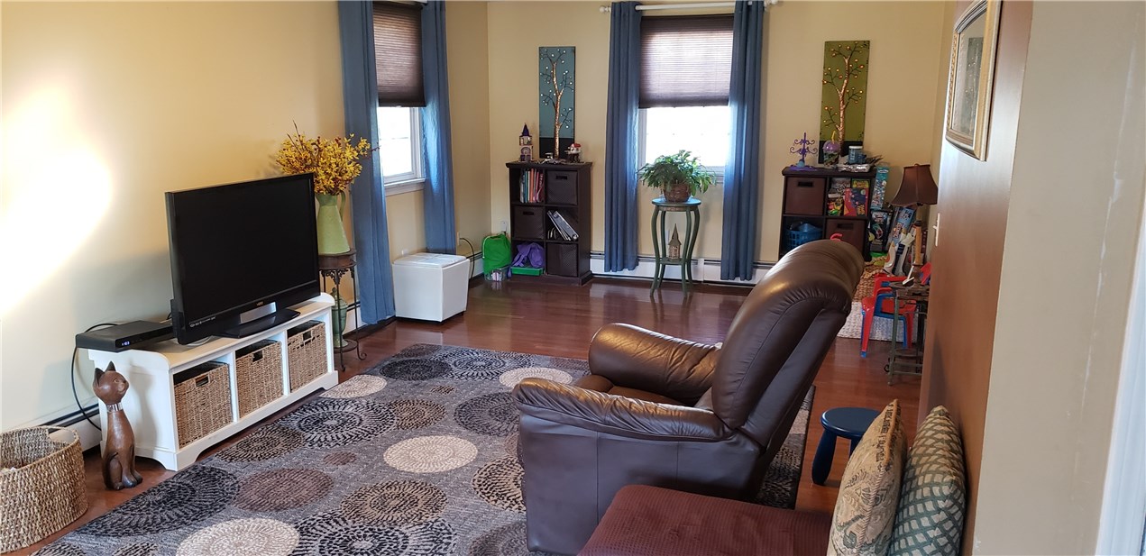 21 Killian Road Johnston, RI 02919 - Photo 4 of 12 Gallery Image 4
