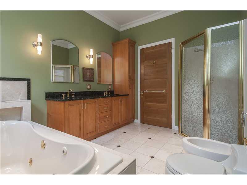6340 Darlington Road Pittsburgh, PA 15217 - Photo 14 of 25 Master Bath/Spa.