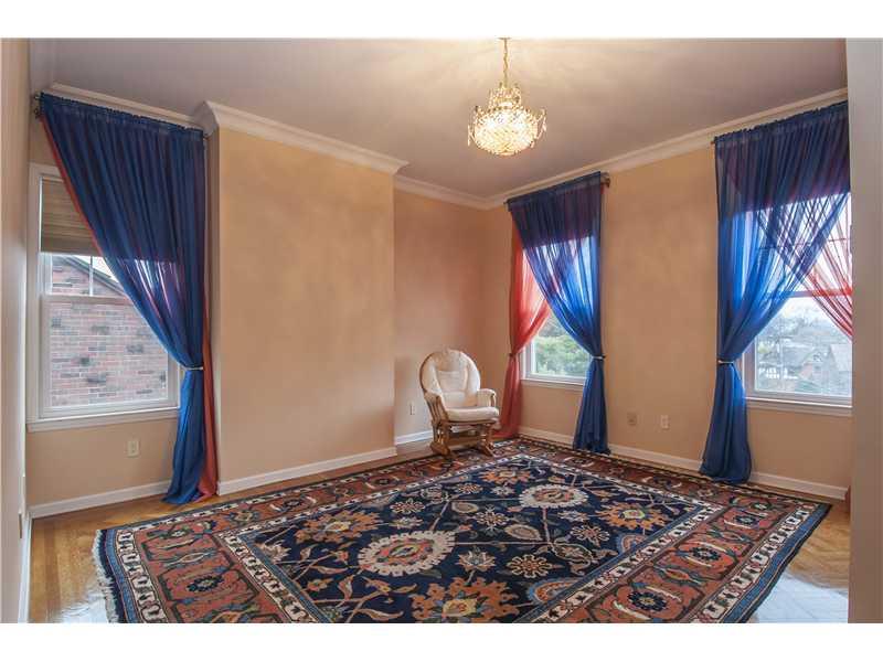 6340 Darlington Road Pittsburgh, PA 15217 - Photo 17 of 25 Bedroom.