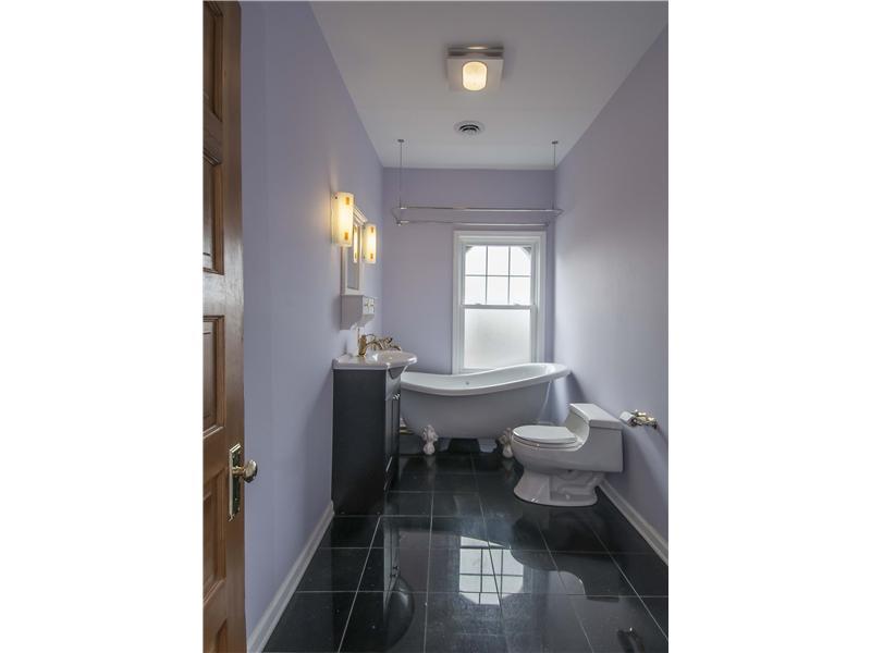 6340 Darlington Road Pittsburgh, PA 15217 - Photo 21 of 25 Full Bath.