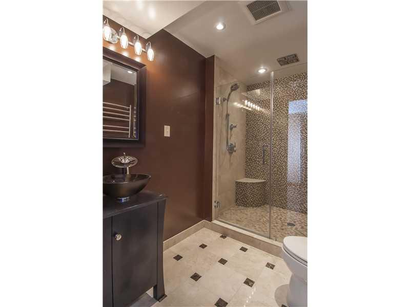 6340 Darlington Road Pittsburgh, PA 15217 - Photo 23 of 25 Full Bath.