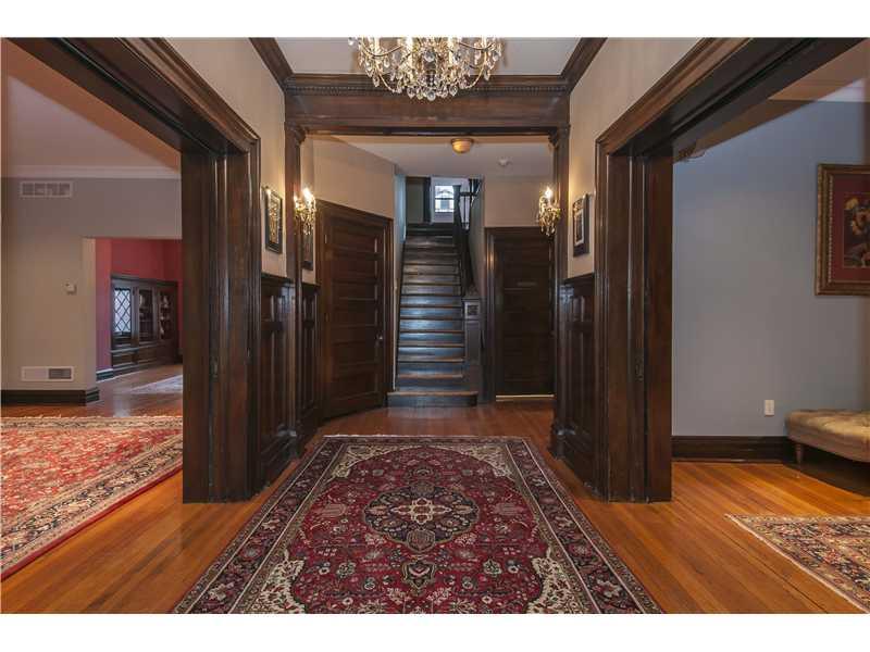 6340 Darlington Road Pittsburgh, PA 15217 - Photo 4 of 25 Entry/Foyer.