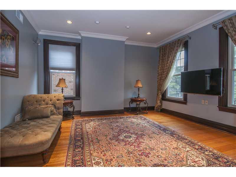 6340 Darlington Road Pittsburgh, PA 15217 - Photo 5 of 25 Family Room.