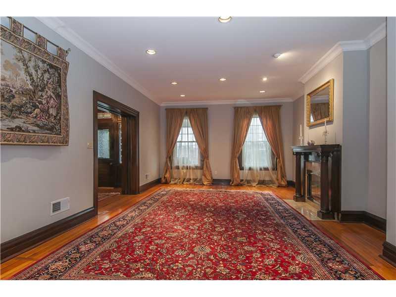 6340 Darlington Road Pittsburgh, PA 15217 - Photo 6 of 25 Living Room.