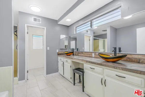 $9,395 | 1530 Valley View Road, Glendale, CA 91202