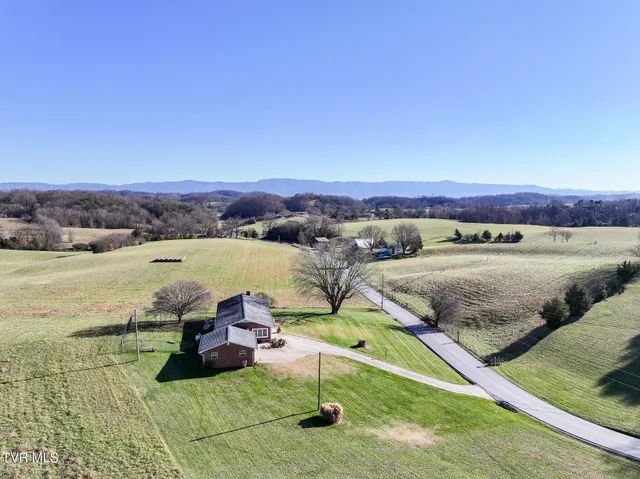 $359,900 | 440 Walkertown Road, Chuckey, TN 37641