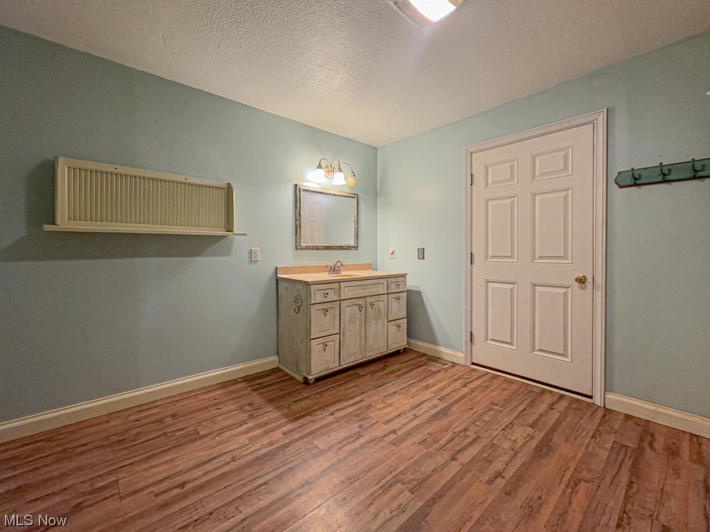 9436 North Girdle Road Middlefield, OH 44062 - Photo 13 of 17 Gallery Image 13
