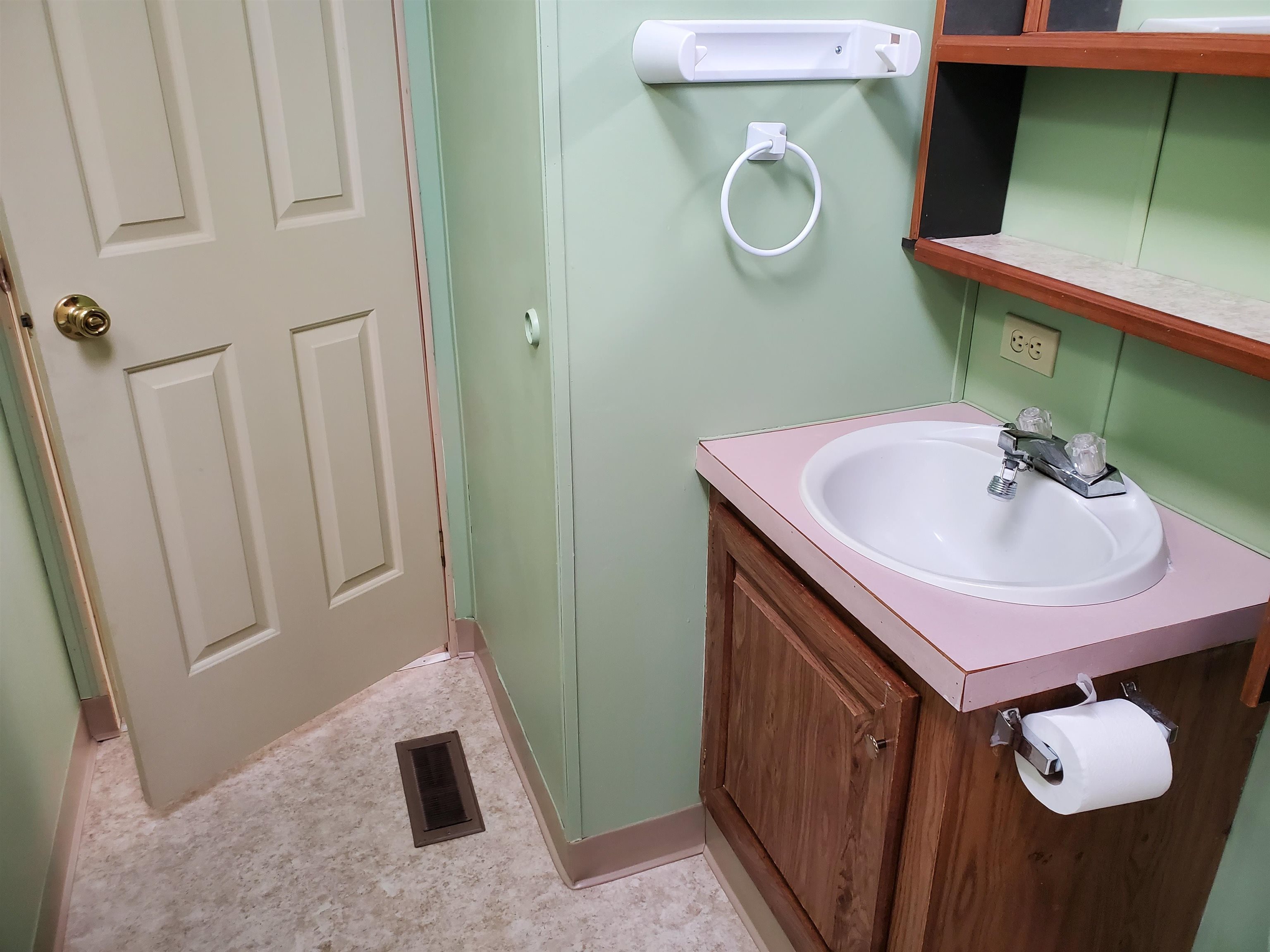 22 Ruddsboro Road, Unit 44 Lebanon, NH 03766 - Photo 17 of 44 Gallery Image 17