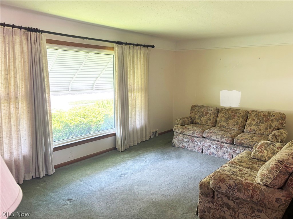 1661 Empire Road Wickliffe, OH 44092 - Photo 5 of 10