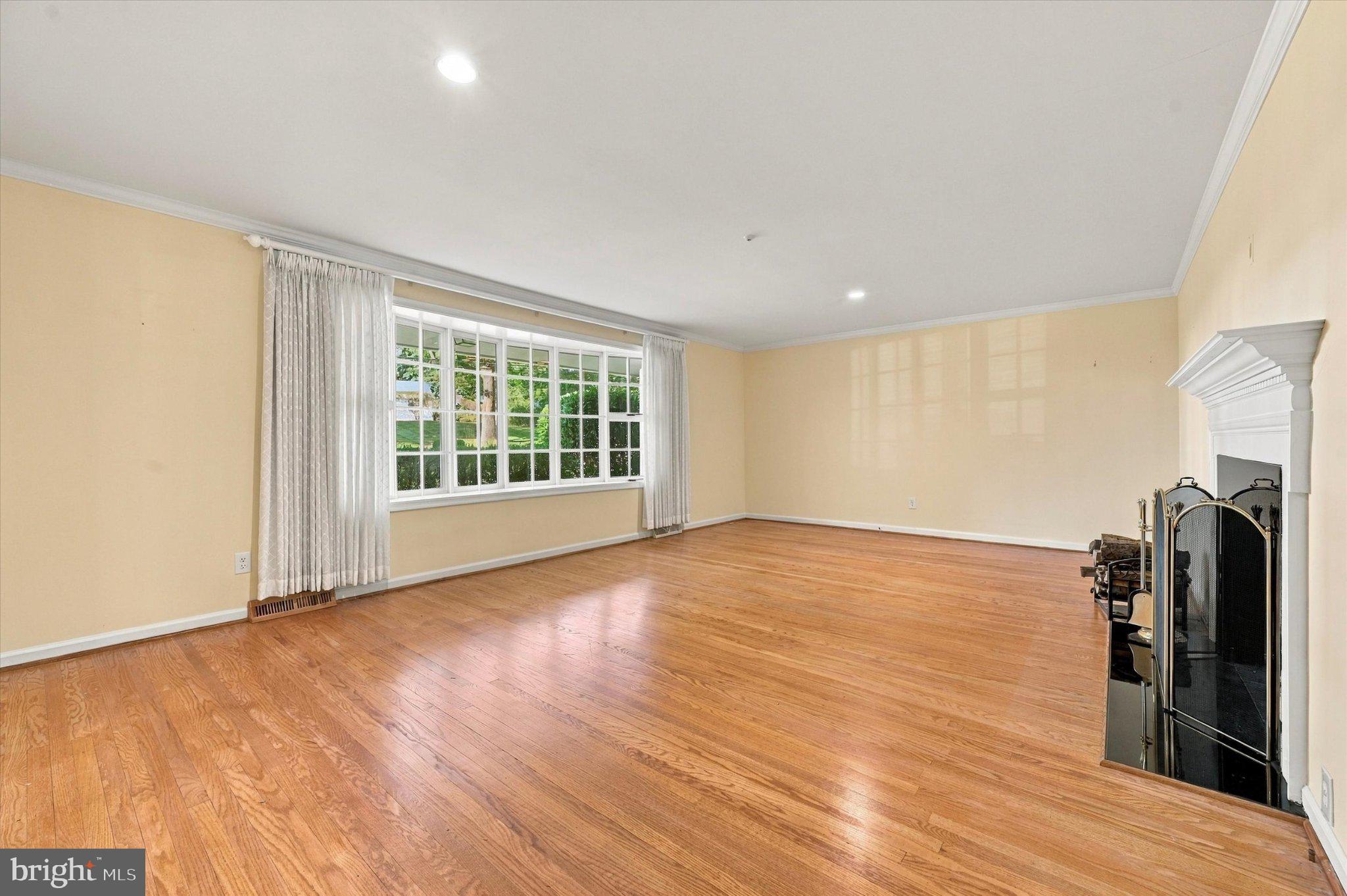 2224 North Stone Ridge Lane Villanova, PA 19085 - Photo 6 of 25 Gallery Image 6