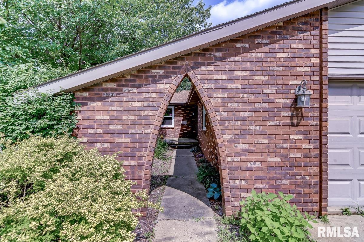 4124 Pickfair Road Springfield, IL 62703 - Photo 4 of 32 Gallery Image 4