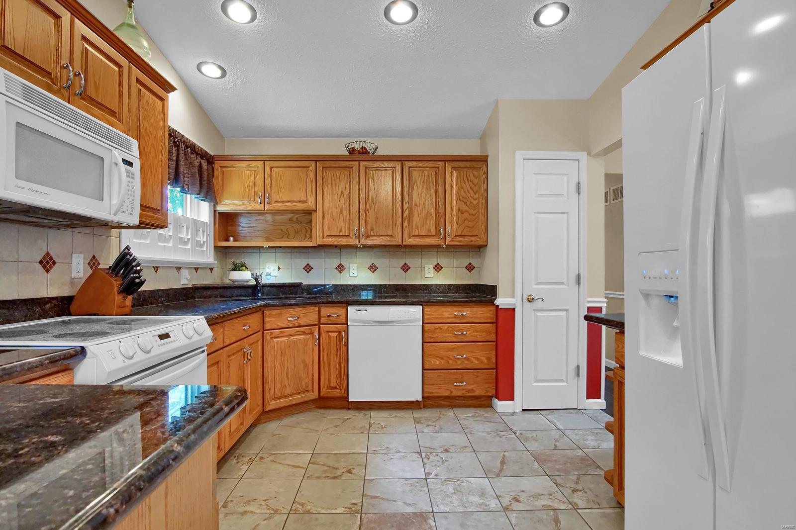 4722 Ringer Road St. Louis, MO 63129 - Photo 7 of 32 Gallery Image 7