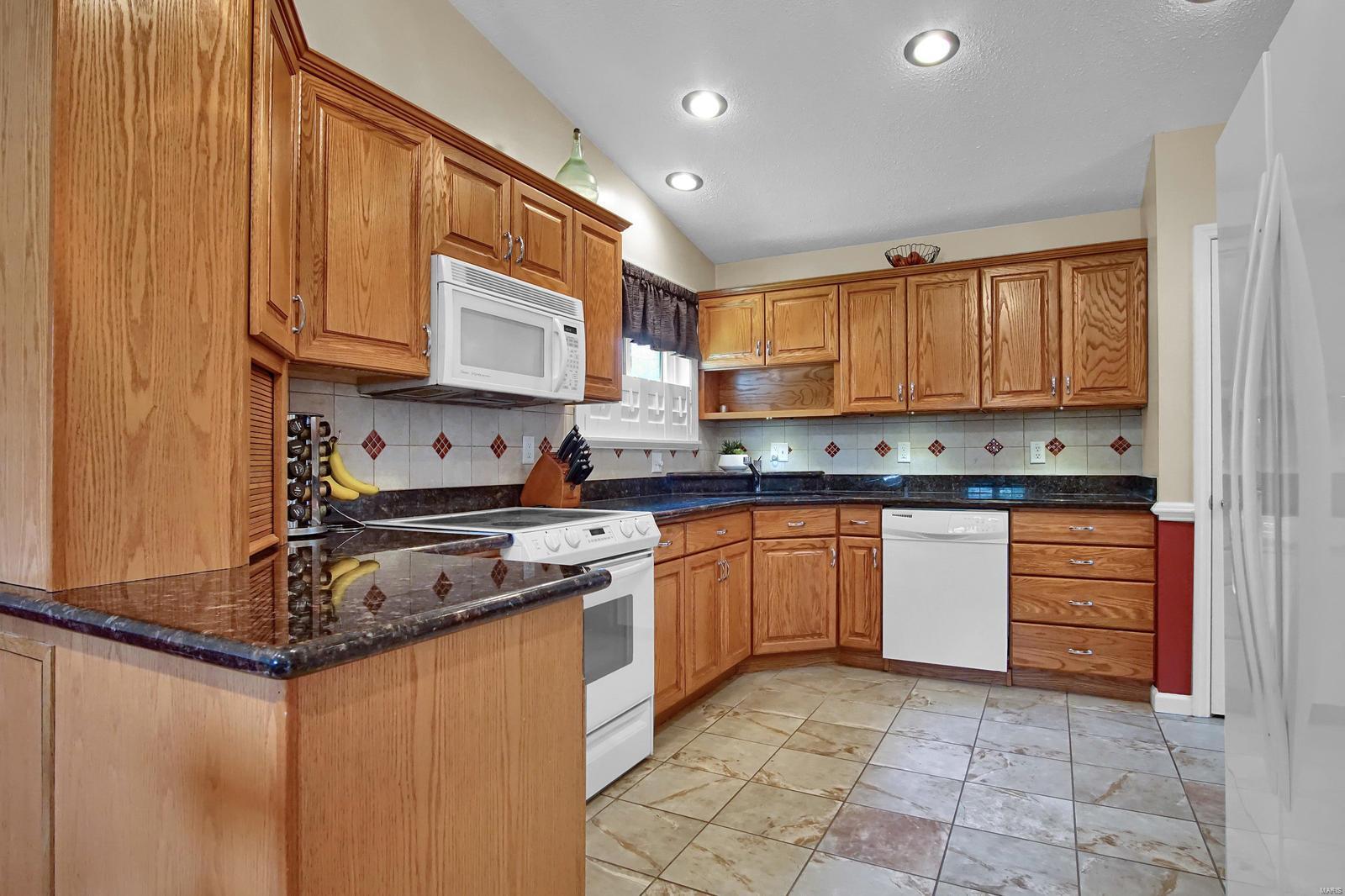 4722 Ringer Road St. Louis, MO 63129 - Photo 8 of 32 Gallery Image 8