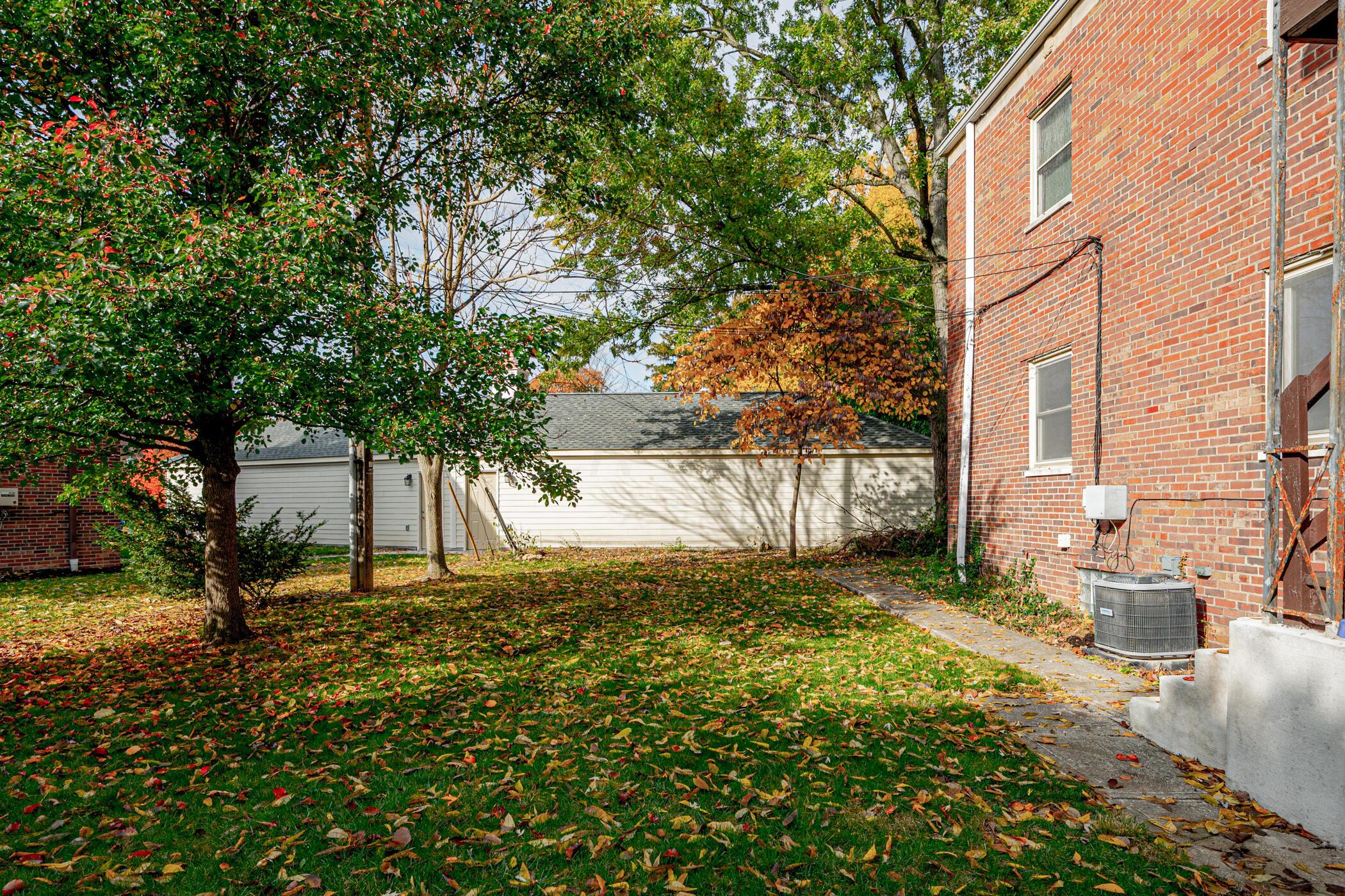 1621 Waltham Road, Unit A Columbus, OH 43221 - Photo 26 of 27 Back