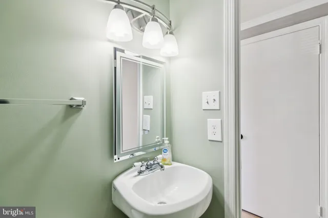 $2,800 | 10603 Tuppence Court, Rockville, MD 20850