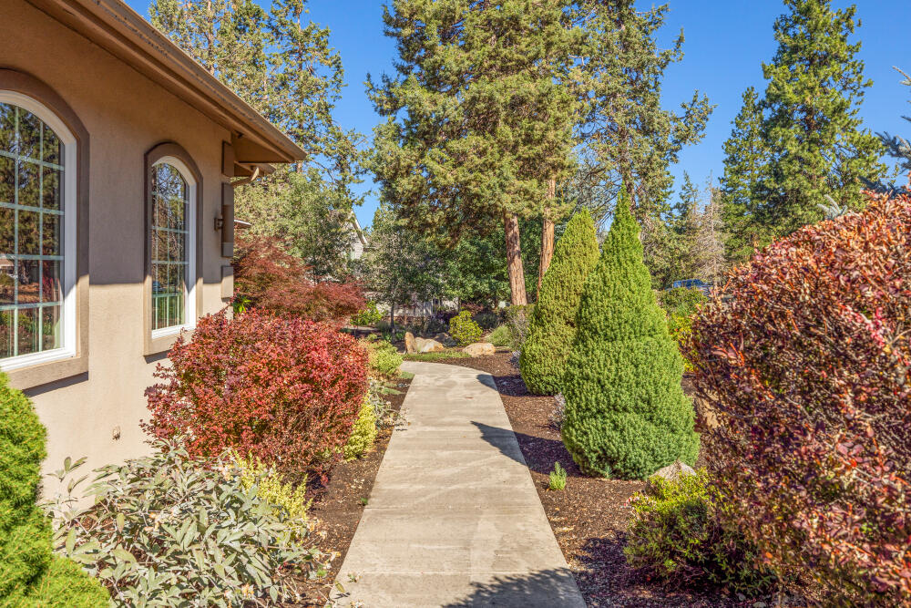 6246 Sanderling Road Klamath Falls, OR 97601 - Photo 11 of 61 6246SanderlingRd-11