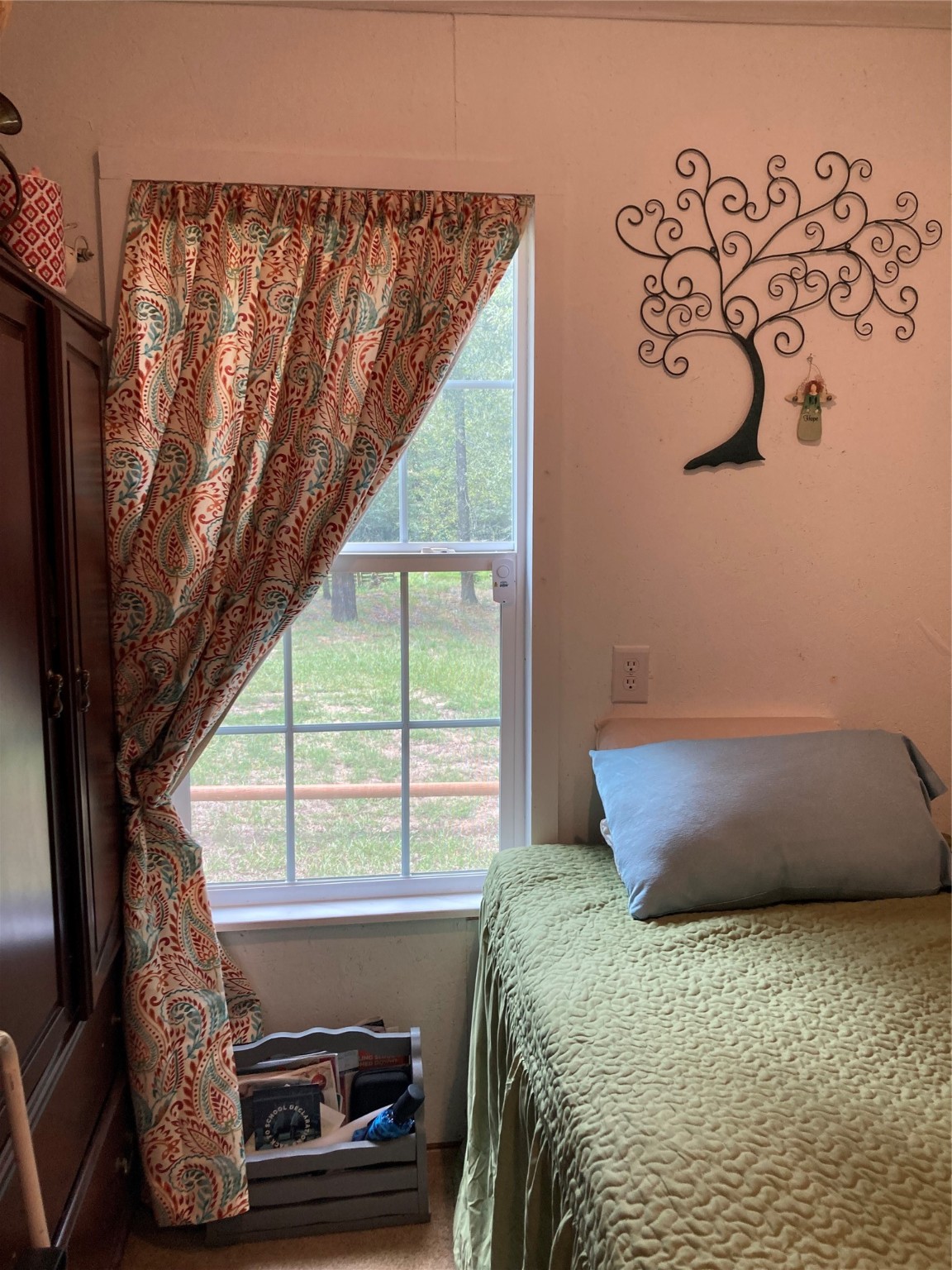 204 Knottypine Livingston, TX 77351 - Photo 18 of 30 a bedroom with a bed and window