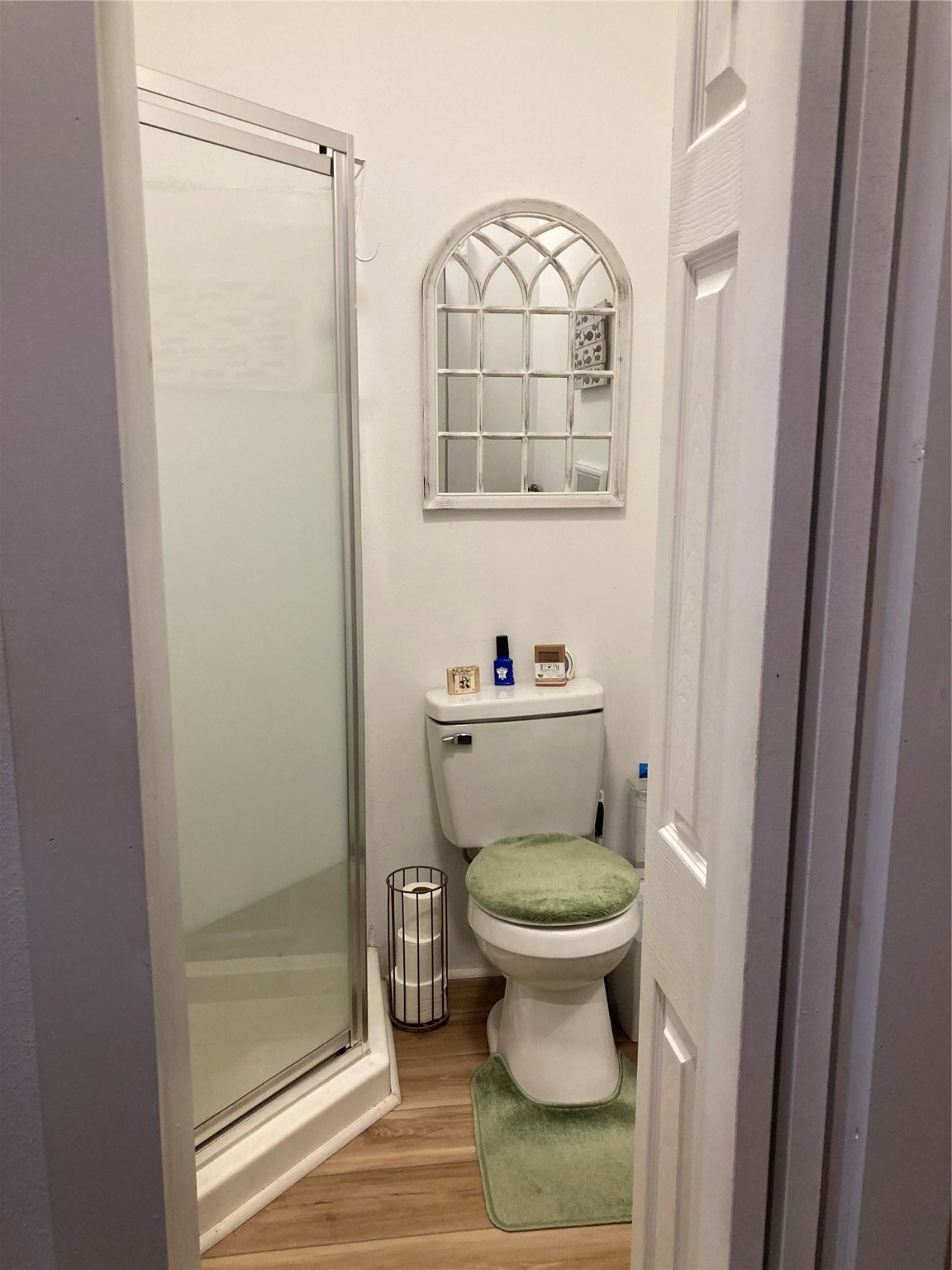 204 Knottypine Livingston, TX 77351 - Photo 21 of 30 a bathroom with a toilet and a shower