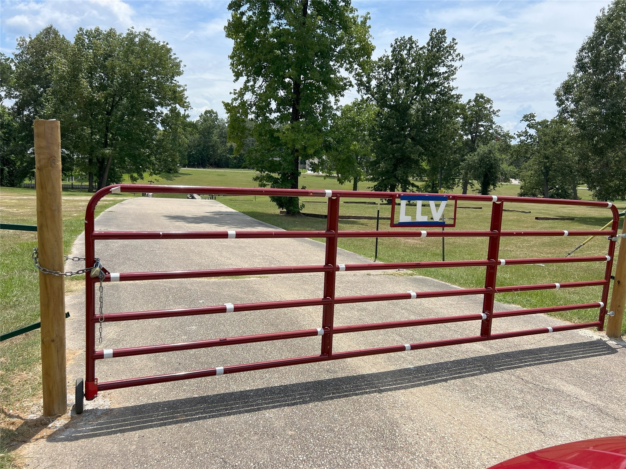 204 Knottypine Livingston, TX 77351 - Photo 25 of 30 a view of a backyard