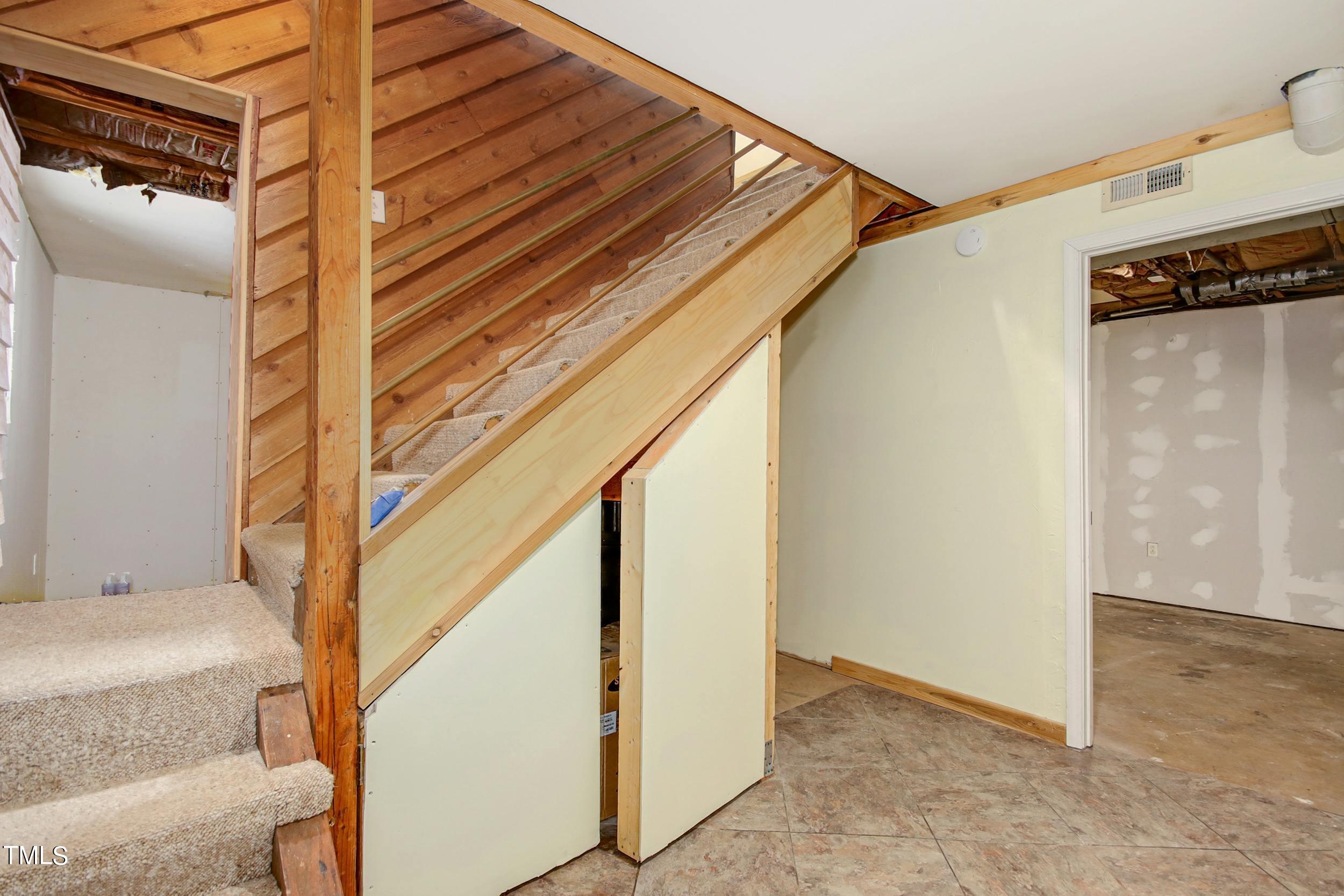 2609 Carpenter Pond Road Raleigh, NC 27613 - Photo 24 of 33 a view of an front door