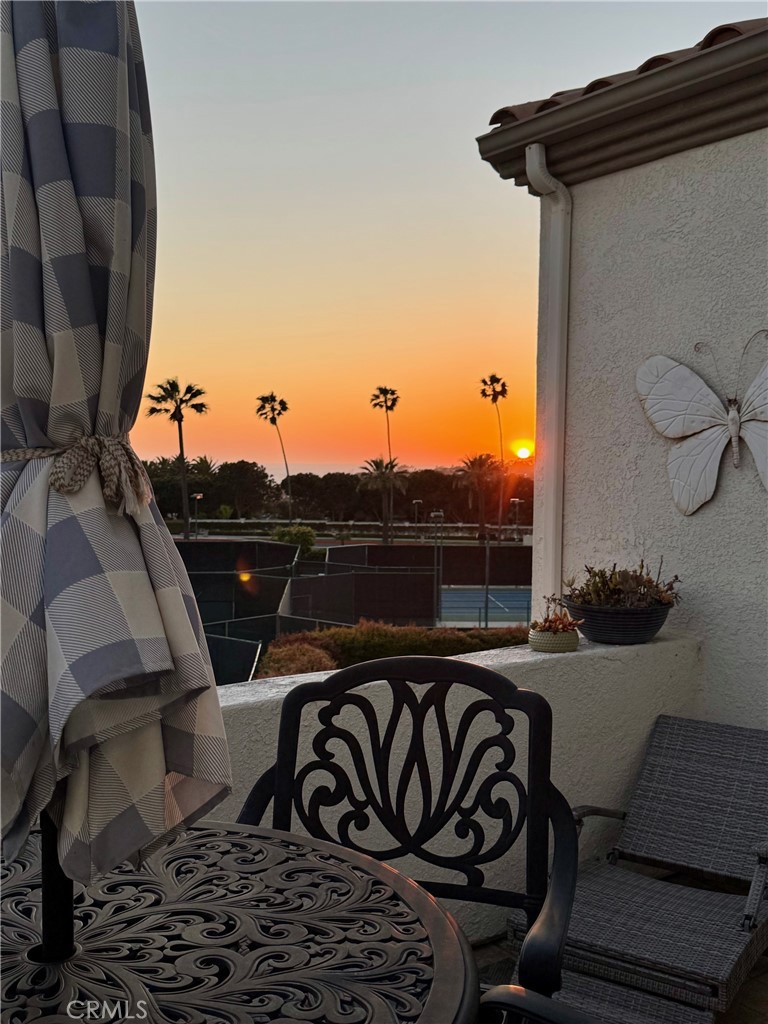17 Centre Court Dana Point, CA 92629 - Photo 34 of 45 a view of a chairs and table on the roof