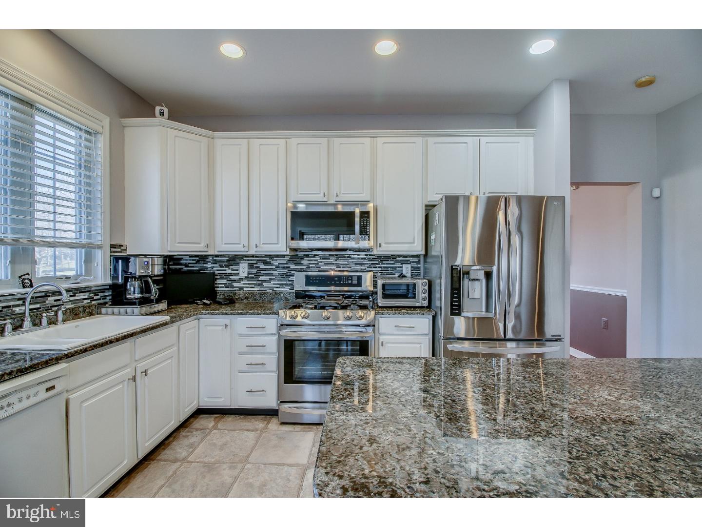 48 Bluebonnet Road Langhorne, PA 19047 - Photo 9 of 21 Kitchen