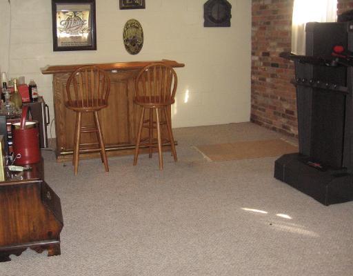 2607 Reiter Road Penn Hills, PA 15235 - Photo 11 of 18 Den/Family/Great Room. UPDATED BERBER CARPETING & LARGE ROOM SIZE WILL MAKE ENTERTAINING A BREEZE.