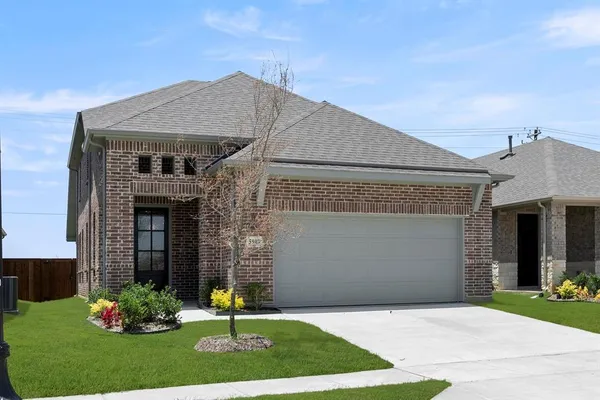 $369,000 | 5909 Laurel Lk Lane, Pilot Point, TX 76258