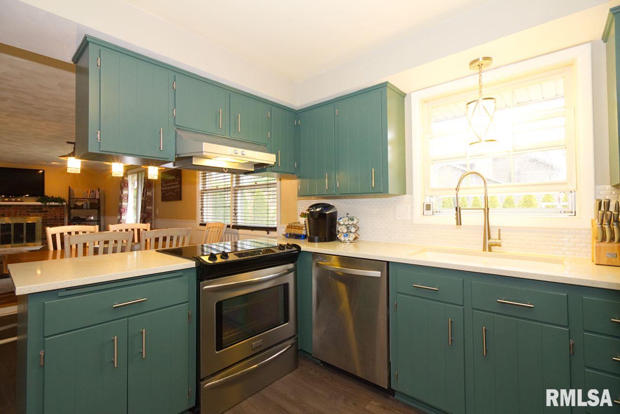 85 Forestview Road Morton, IL 61550 - Photo 12 of 36 Gallery Image 12