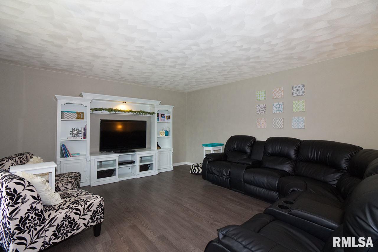 85 Forestview Road Morton, IL 61550 - Photo 14 of 36 Gallery Image 14