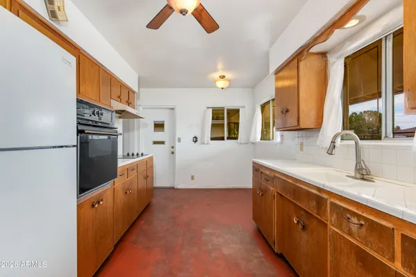 $2,500 | 1524 West Ocotillo Road, Phoenix, AZ 85015