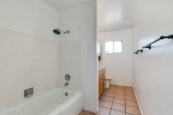 $2,500 | 1524 West Ocotillo Road, Phoenix, AZ 85015