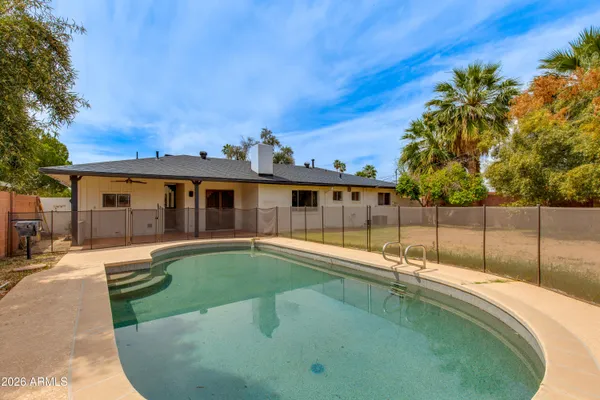 $2,500 | 1524 West Ocotillo Road, Phoenix, AZ 85015