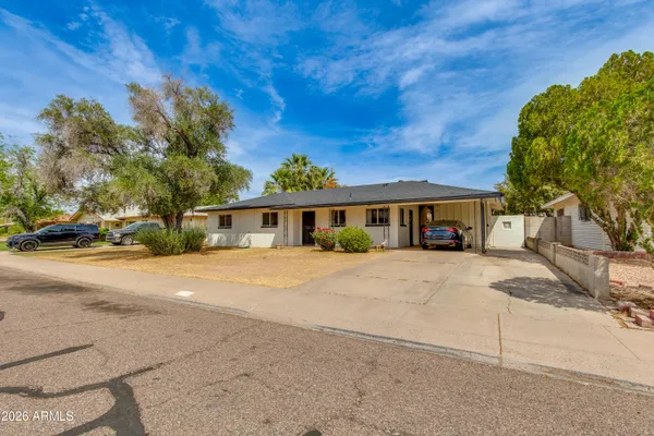 $2,500 | 1524 West Ocotillo Road, Phoenix, AZ 85015