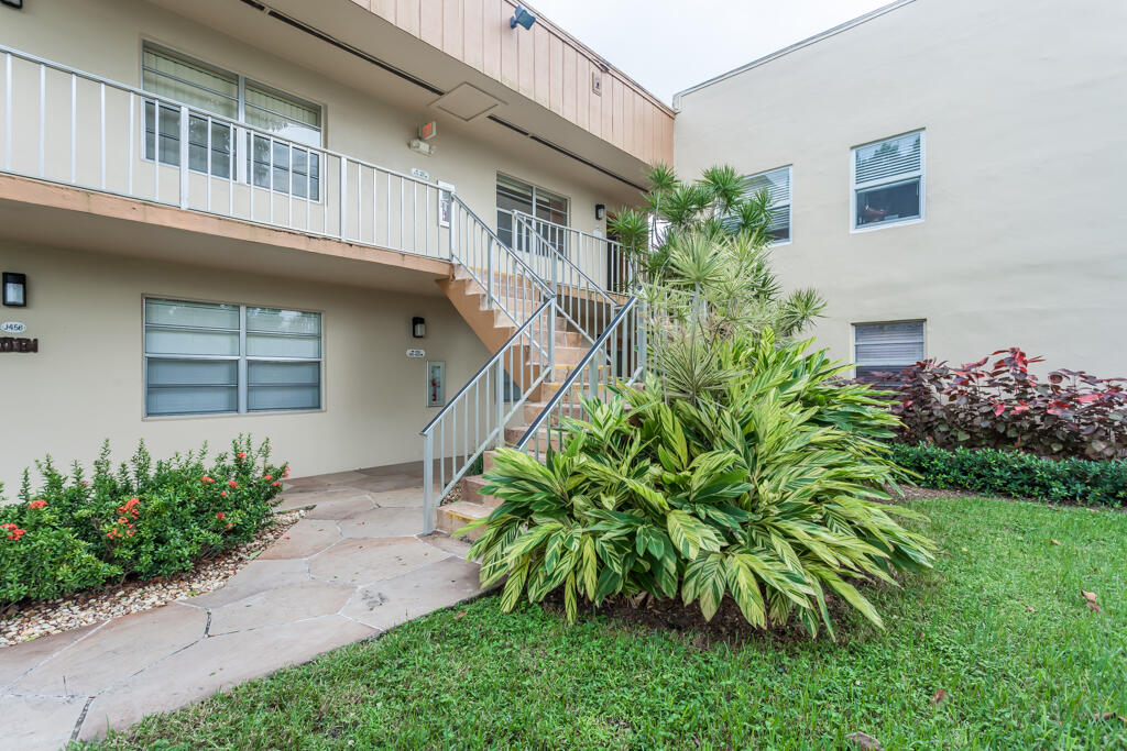479 Normandy Lane Delray Beach, FL 33484 - Photo 1 of 31 Hunt-117